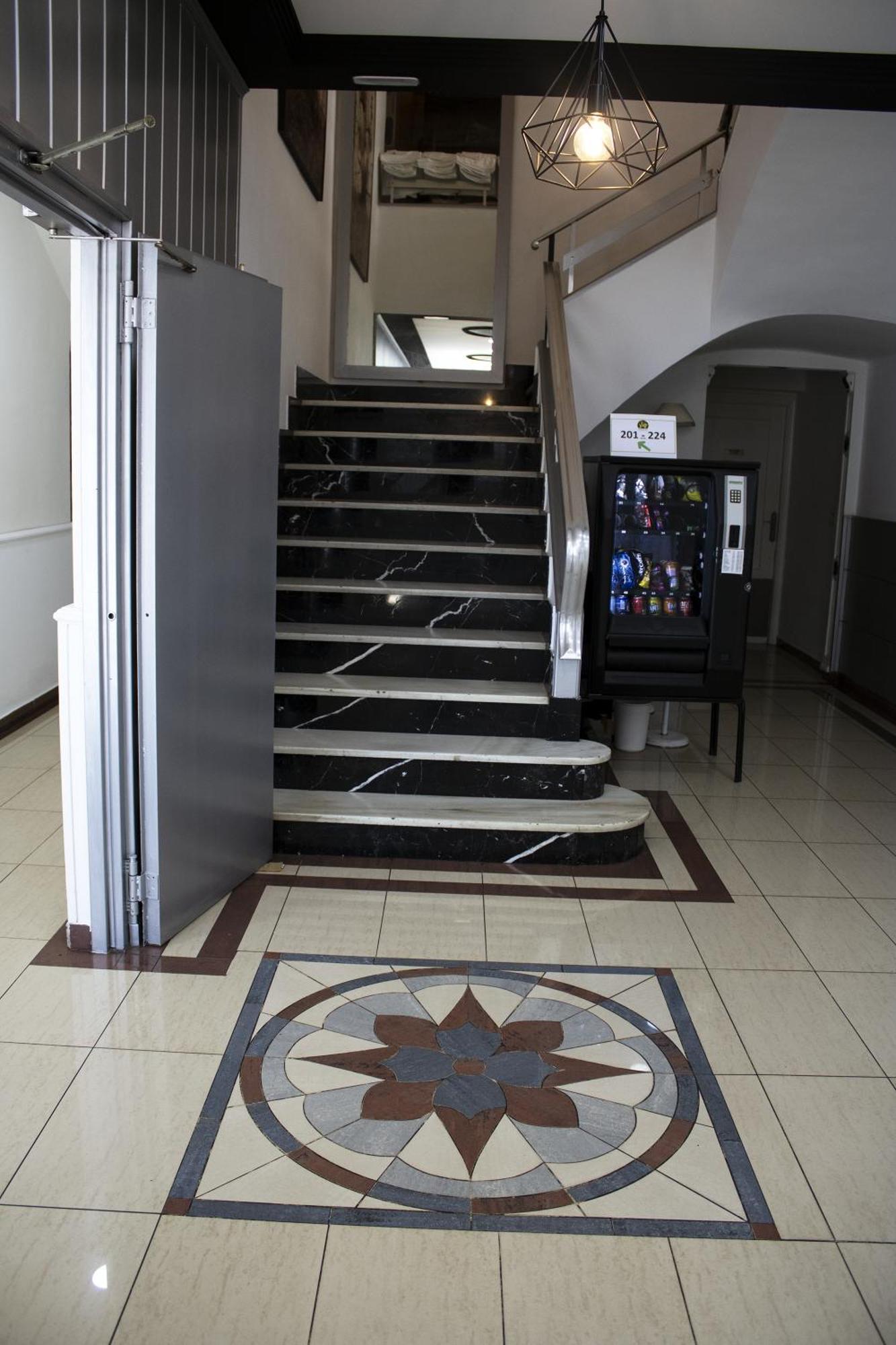 Hostal Valdepenas By Bossh Hotels Luaran gambar